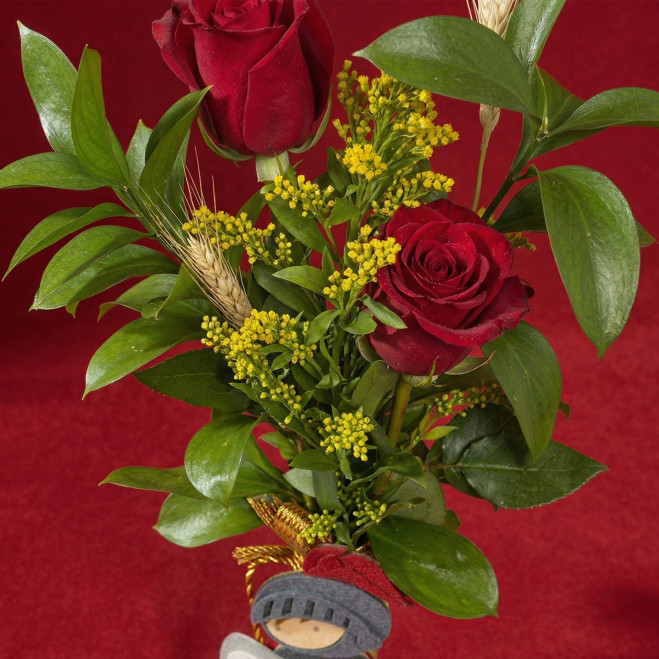 Figura Sant Jordi con 2 rosas rojas | Regalo tradicional Sant Jordi