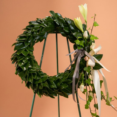 Comprar Corona de magnolia con detalle de flor en Barcelona | Coronas 2