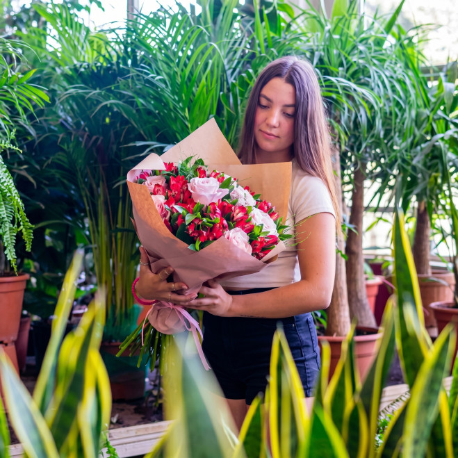 Compra Ram de Roses i Alstromelia a Barcelona | Flors