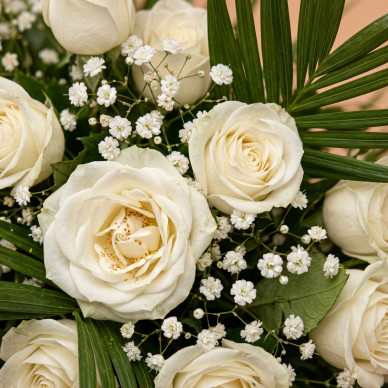 Compra Corona de Roses Blanques a Barcelona | Flors per a Difunts 2
