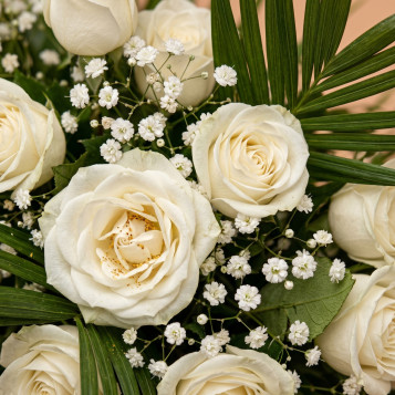 Compra Corona de Roses Blanques a Barcelona | Flors per a Difunts