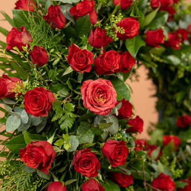 Compra Corona de Roses a Barcelona | Flors per a Difunts 2
