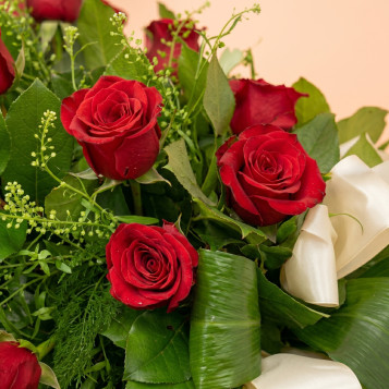 Comprar Ramo Funerario de Rosas Rojas en Barcelona | Flores para Difuntos
