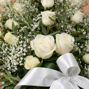 Compra Ram Funerari de Roses Blanques a Barcelona | Flors per a Difunts
