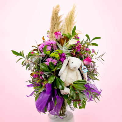 Comprar Jarrón de flor variada tonos lilas con pampas y peluche Barcelona