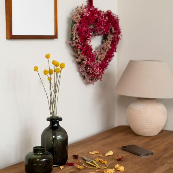 decora paredes con flores artificiales