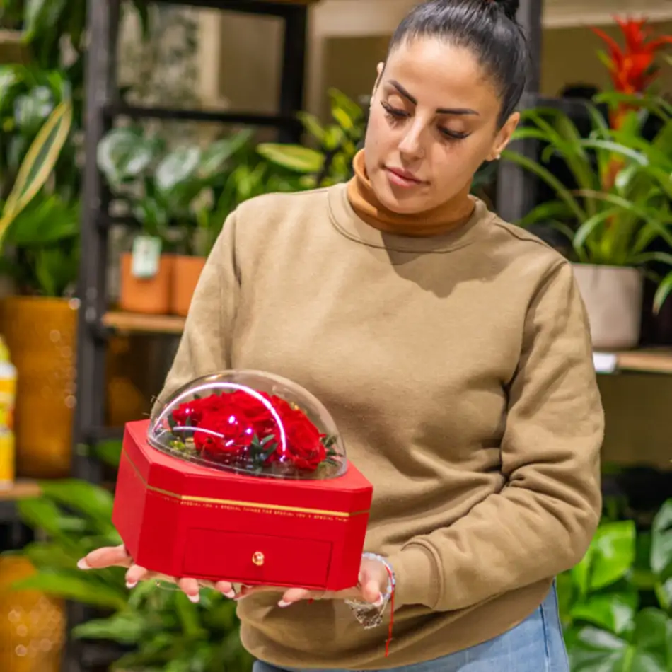 Caja de Amor Eterno con Dulce Sorpresa