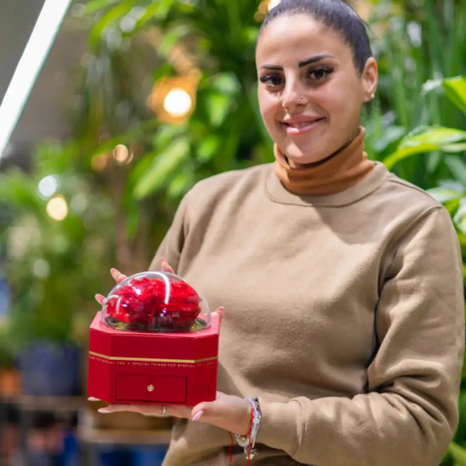 Caja de Amor Eterno con Dulce Sorpresa