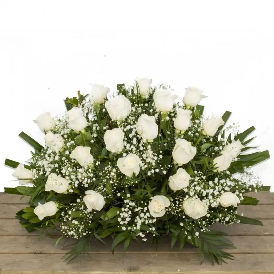 Jardinera deluxe de rosas blancas para cementerio