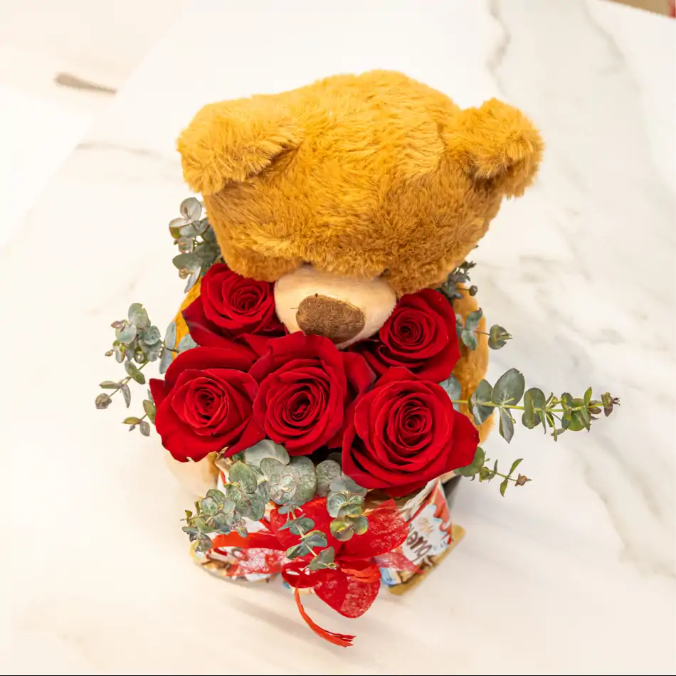 Peluche con Rosas Rojas y Chocolatina: El Regalo Perfecto para San Valentín.Sv10