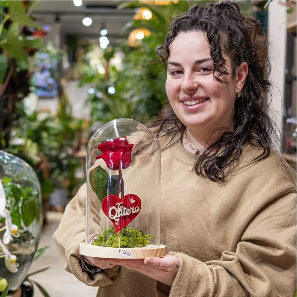 Rosa Eterna en Cúpula de Cristal Te Quiero – Regalo Especial para San Valentín.Sv14